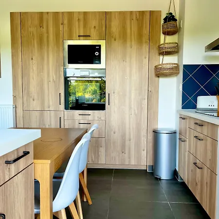 Superbe Extérieur, 2 Chambres, Parking * La Rochelle (Charente-Maritime)