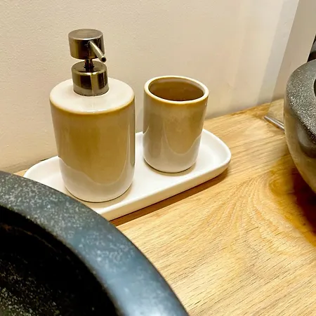 Superbe Extérieur, 2 Chambres, Parking