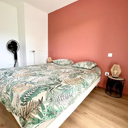 Superbe Extérieur, 2 Chambres, Parking * La Rochelle (Charente-Maritime)